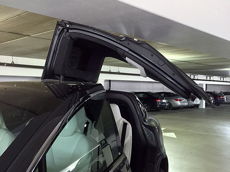 Model X Falcon Wing dooc (c) Foxxxy Tesla Motors Club