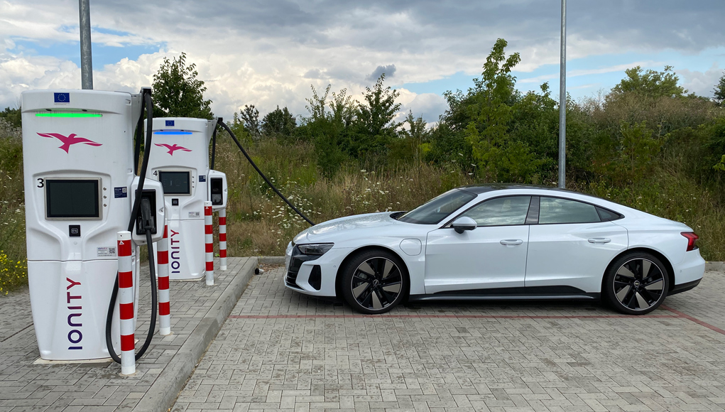 E-Auto beim Laden